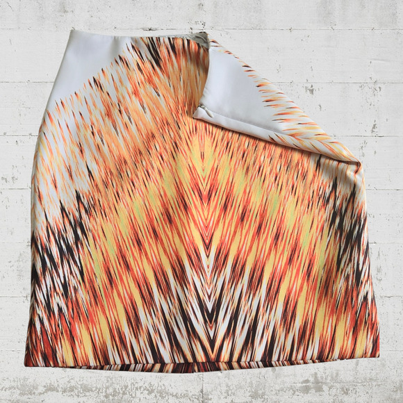 Guess White Orange Fiery Abstract Pencil Straight Mid Rise Skirt Size Medium - Picture 6 of 8